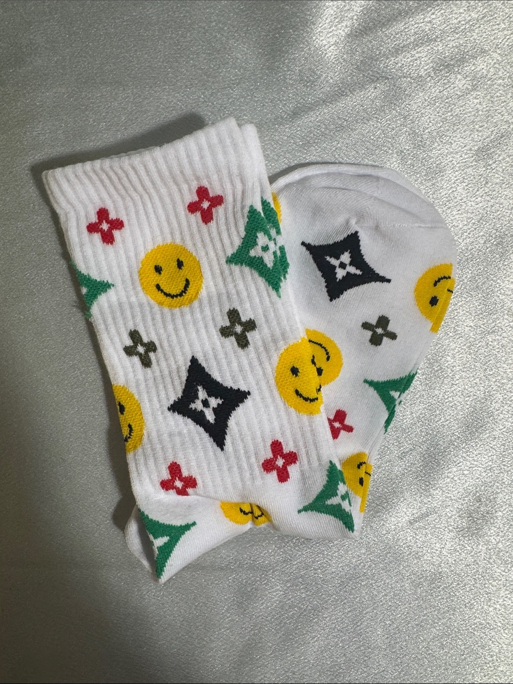 Louis Vuitton White Smiley Pattern Crew Socks - Multicolor🔥New!